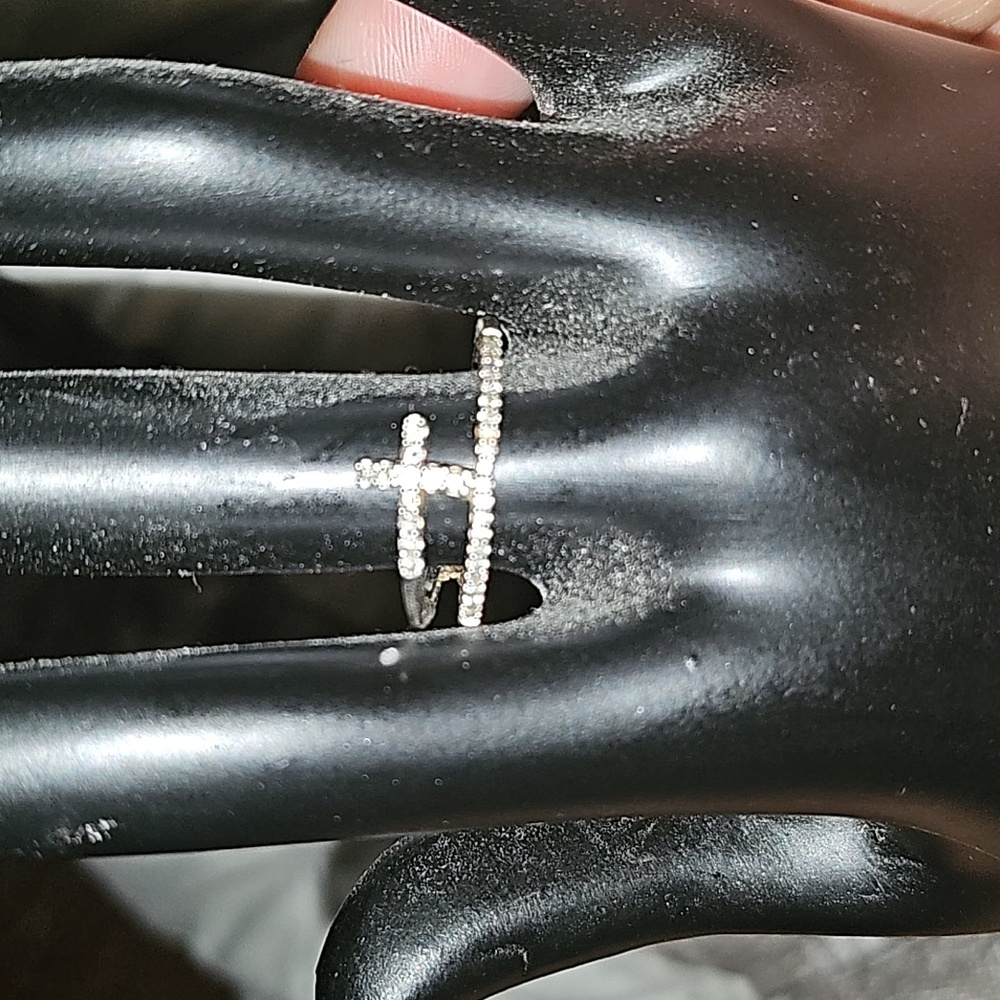 Diamond Cross Ring - Picture 6 of 6